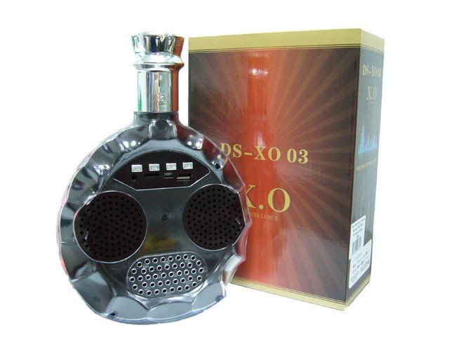 Колонка портативная MP3 бутылка коньяка Remy Martin XO 